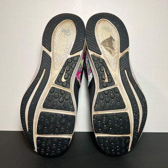 Girls NIKE Star Runner 2 Floral Graphic Athletic Shoes / Size 7 Youth - 8.5 W - Picture 7 of 9